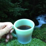 水源コーヒーツアー、 鶴川の水源でコーヒーを入れる
